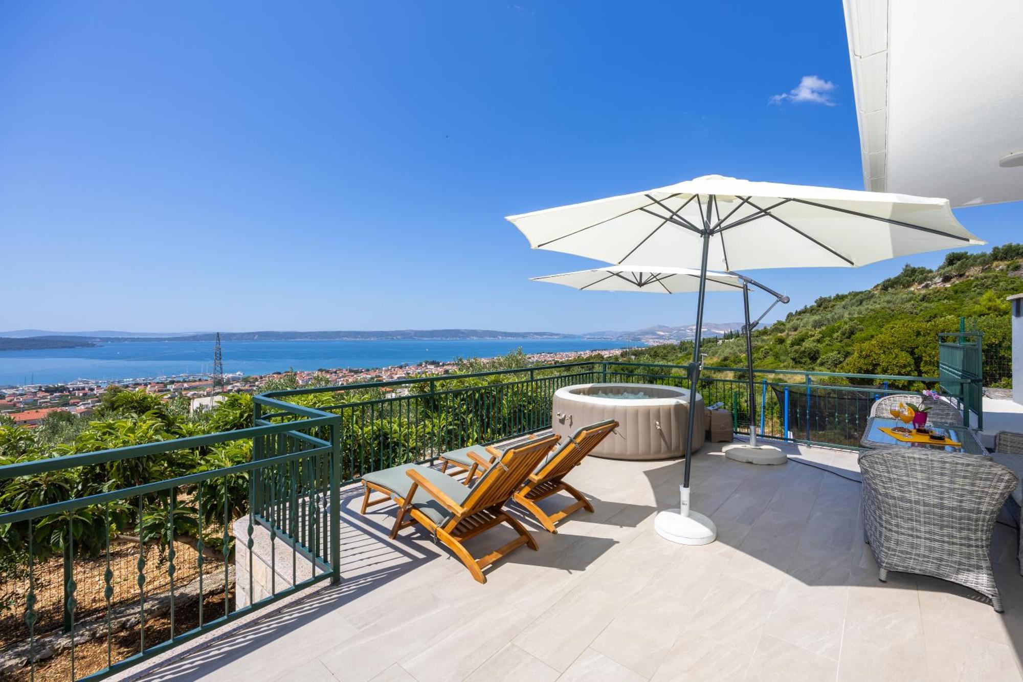 Private Villa Golden Hour With A View Of Split Area Kaštel Sućurac Kültér fotó